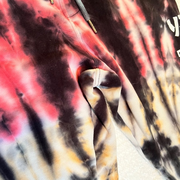 Young & Reckless (Y&R) Tie-Dye Graphic Joggers Sweatpants | Black/Red/Teal | Men - Picture 8 of 10